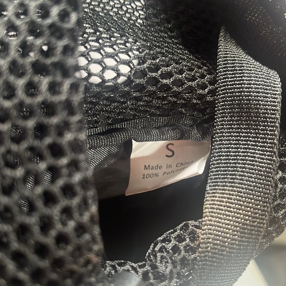 Yudodo Pet Carrier-New with Tags, Size small in black and grey - Picture 3 of 5